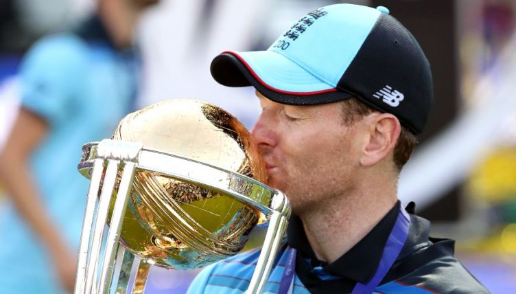 Eoin Morgan England Cricket World Cup trophy