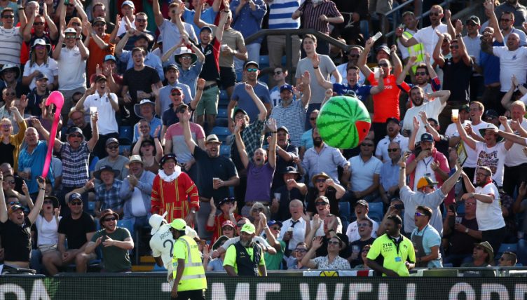 Ashes.Crowd_.1.PA_