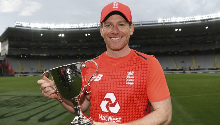 Eoin.Morgan.England.New_.Zealand.Trophy.PA_