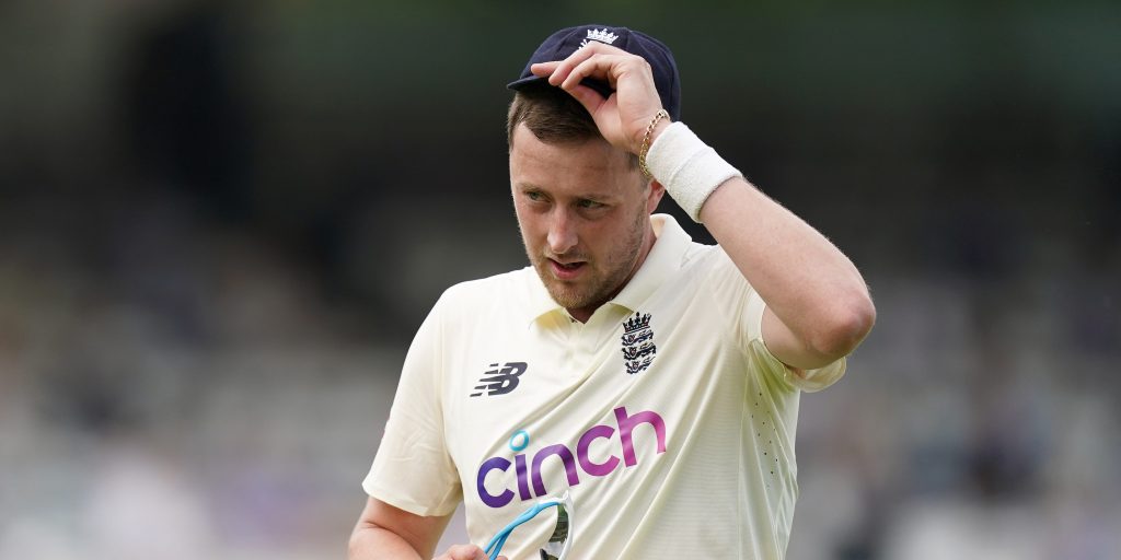 Ollie Robinson apologises for historical tweets as ECB launches