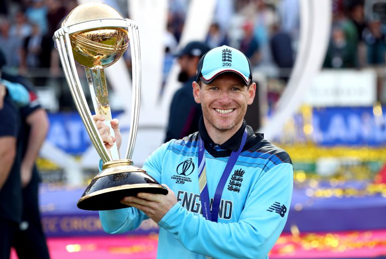 Eoin Morgan lifts the World Cup trophy in 2019