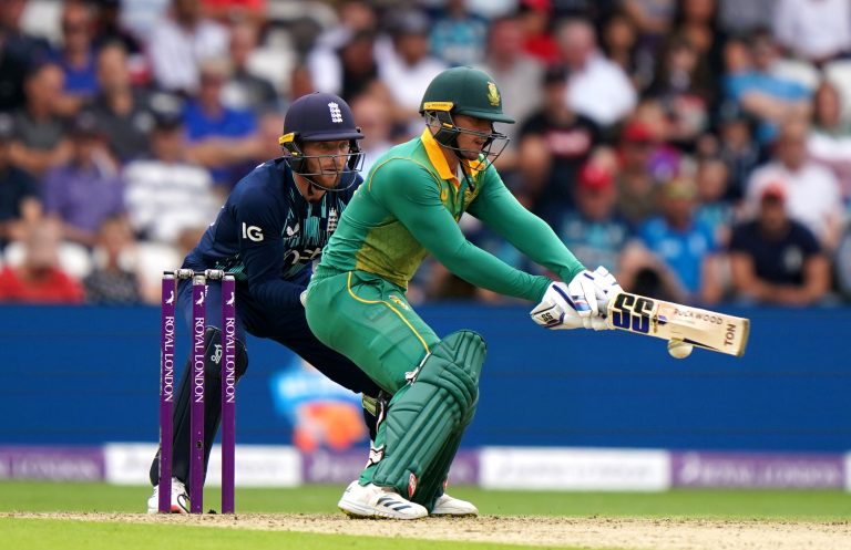 South Africa's Quinton De Kock reverse sweeps in Leeds