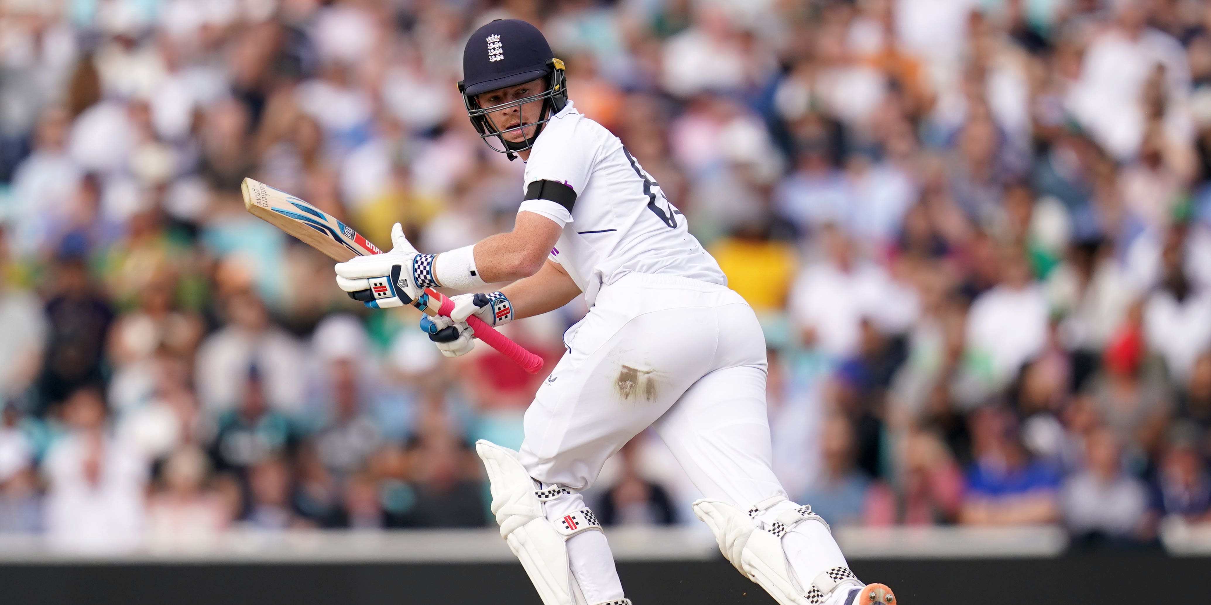 Ollie Robinson and Ollie Pope lift England on wicketladen third day