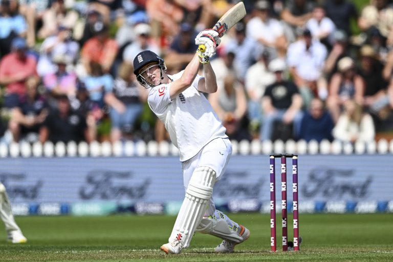 Harry Brook steadied England's response 
