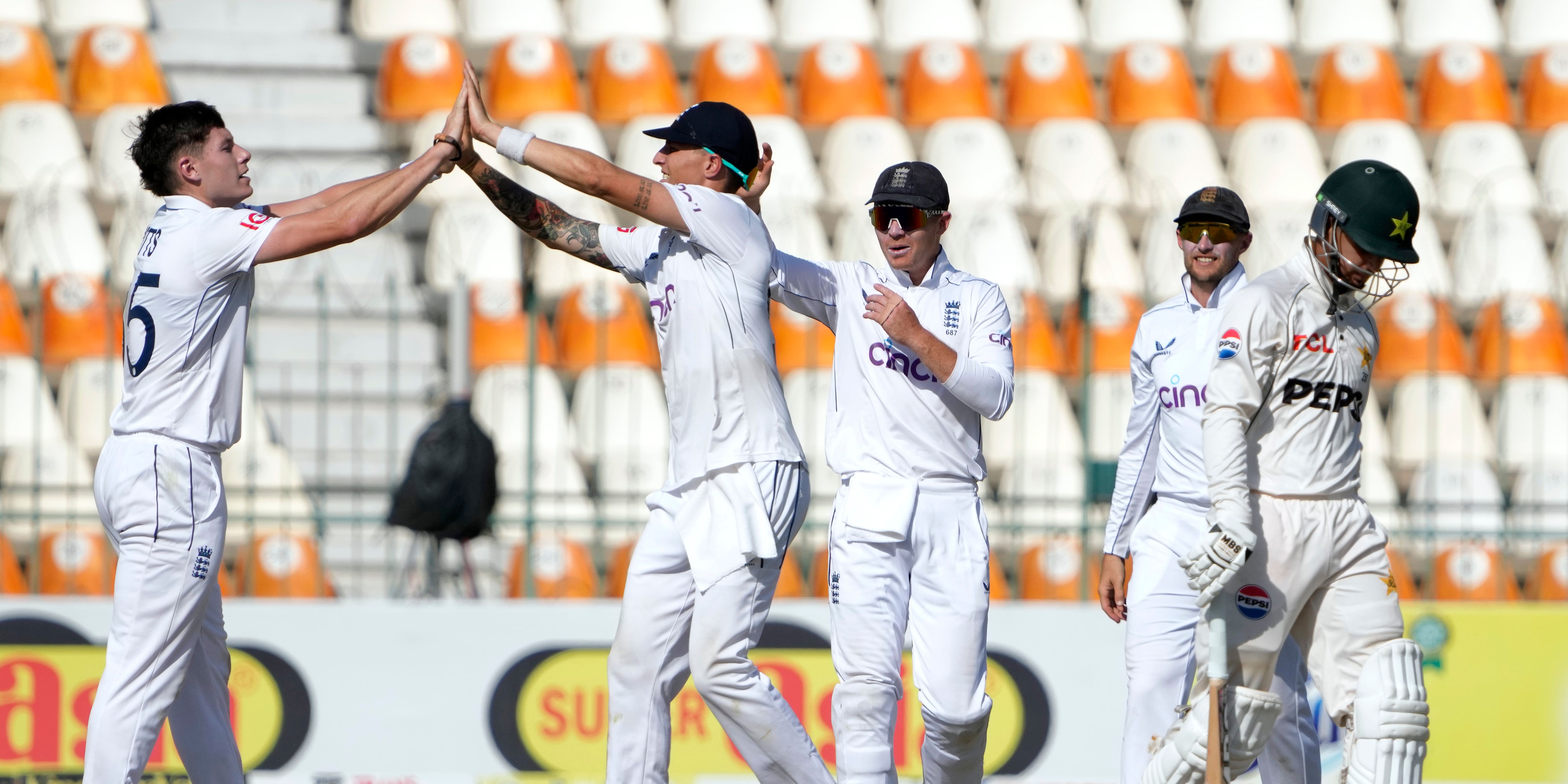 Matthew Potts ends Pakistan century stand after early Jack Leach joy