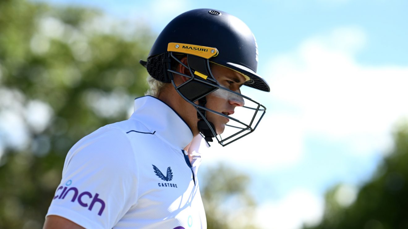Jacob Bethell bats in cricket