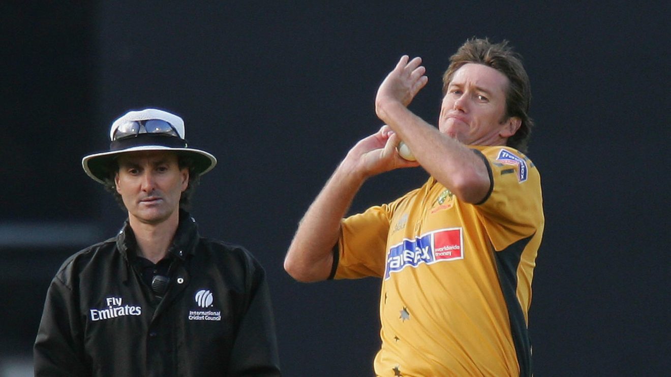 Glenn McGrath bowls for Australia