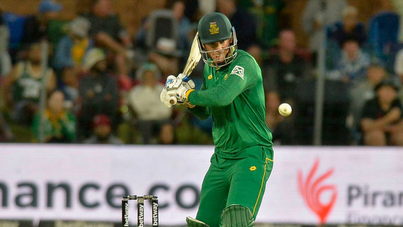 Rassie van der Dussen bats