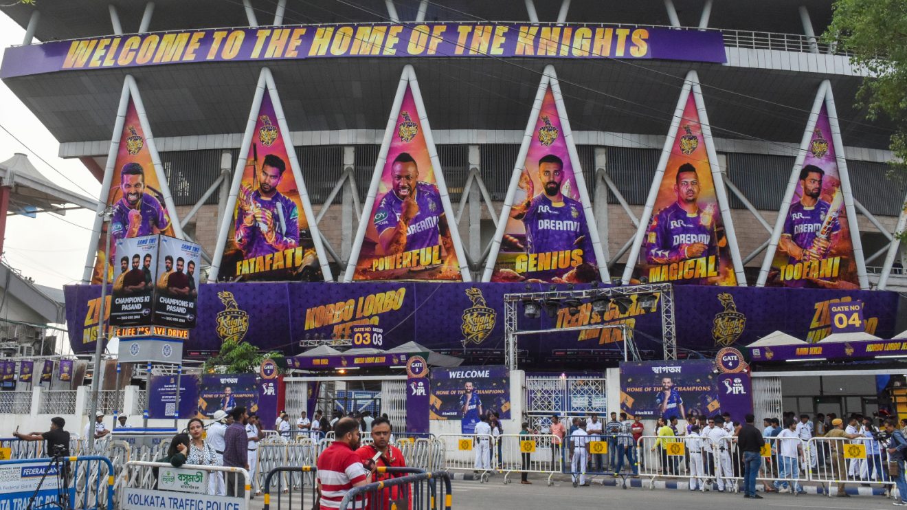 Eden Gardens fans