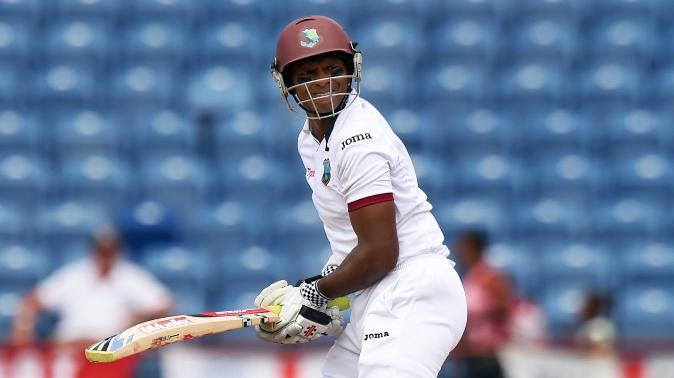 Shivnarine Chanderpaul bats