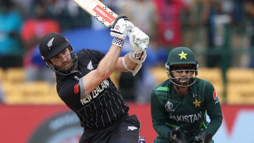 Kane Williamson bats against Pakistan