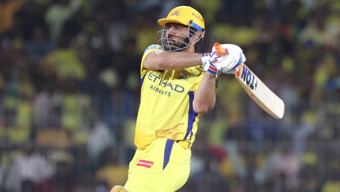 MS Dhoni bats in IPL