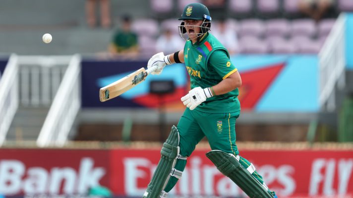 Lhuan-dre Pretorius bats