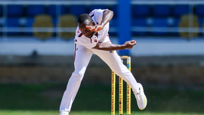 Kemar Roach bowls