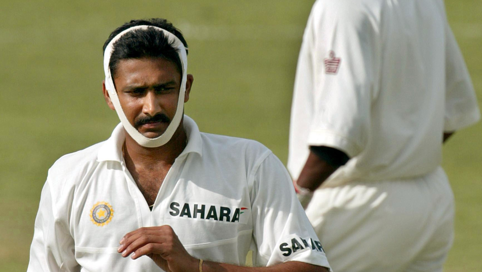 Anil Kumble injured jaw