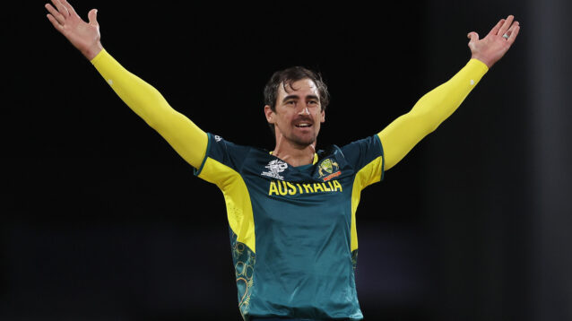 Mitchell Starc celebrates