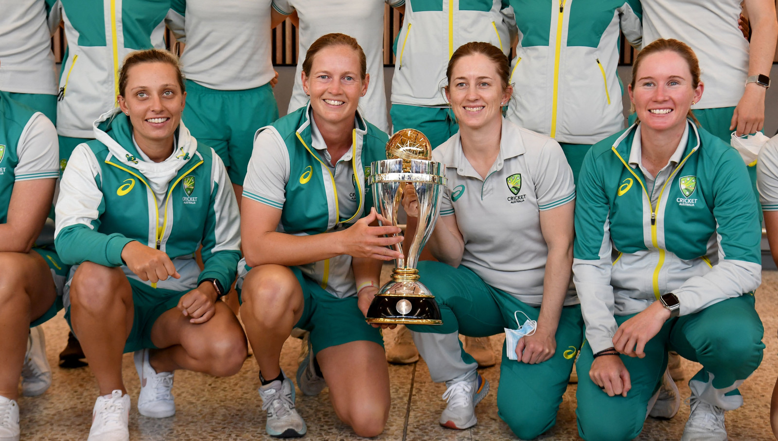Australia Women pose with World Cup trophy