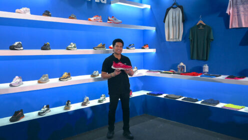 Sachin Tendulkar poses